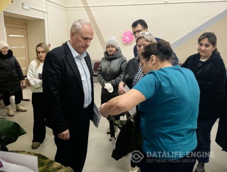 Встреча главы округа с волонтёрами: поддержка фронта в Родниках Встреча главы округа с волонтёрами: поддержка фронта в Родниках